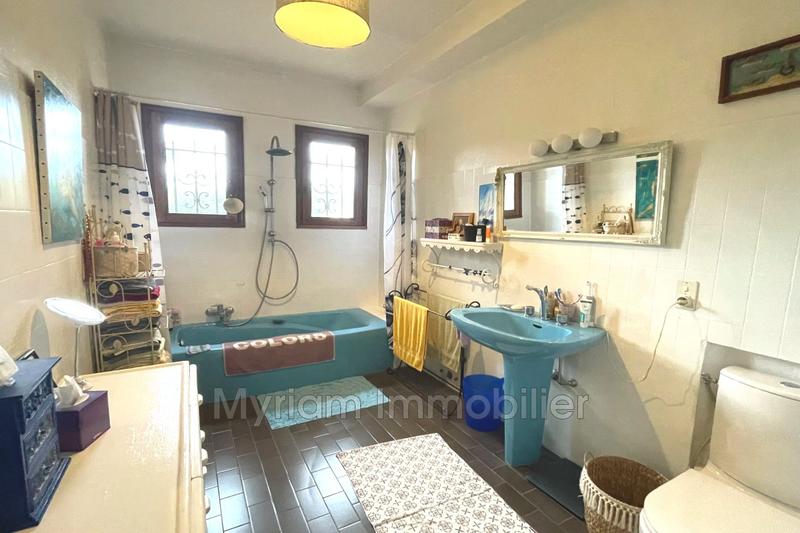 Maison - 265 m² - 8 pièces