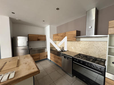 Appartement - 93 m² - 4 pièces