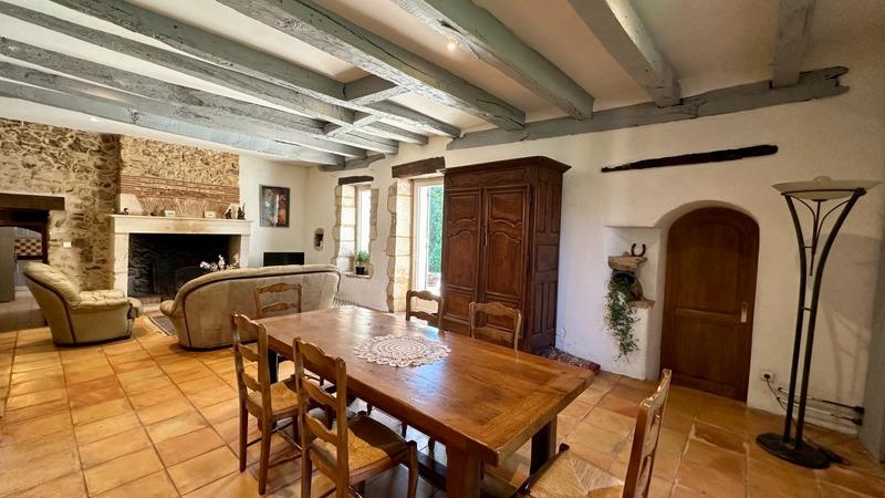 Maison - 222 m² - 5 pièces