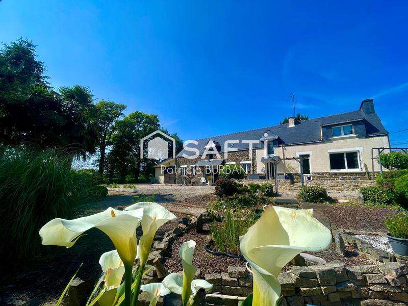 Maison - 234 m² - 8 pièces