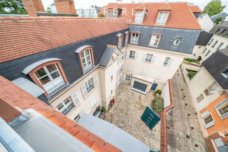 Appartement - 213 m² - 6 pièces