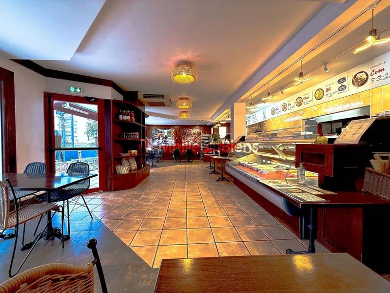 Local commercial - 202 m² - 4 pièces