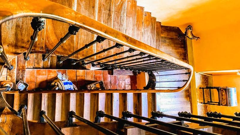 Maison - 580 m² - 16 pièces