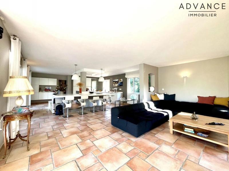 Maison - 172 m² - 6 pièces