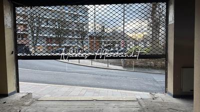 Local commercial - 400 m² - 1 pièce