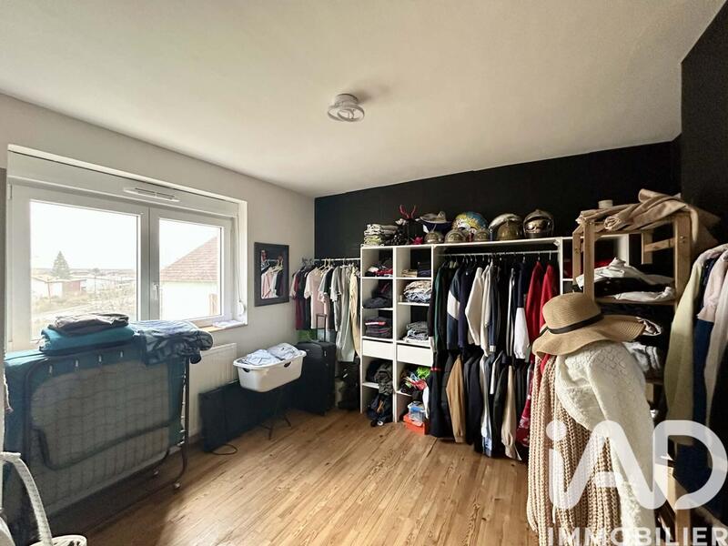 Maison - 99 m² - 6 pièces