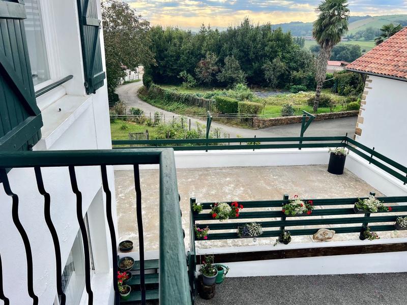 Maison - 210 m² - 10 pièces