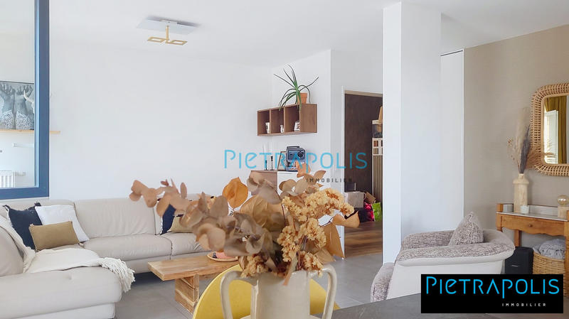 Appartement - 82 m² - 3 pièces