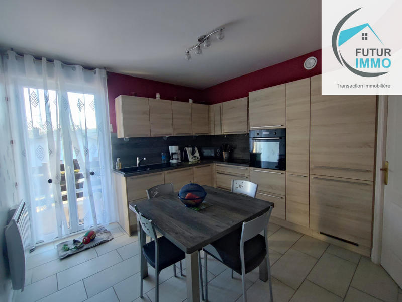 Maison - 215 m² - 8 pièces