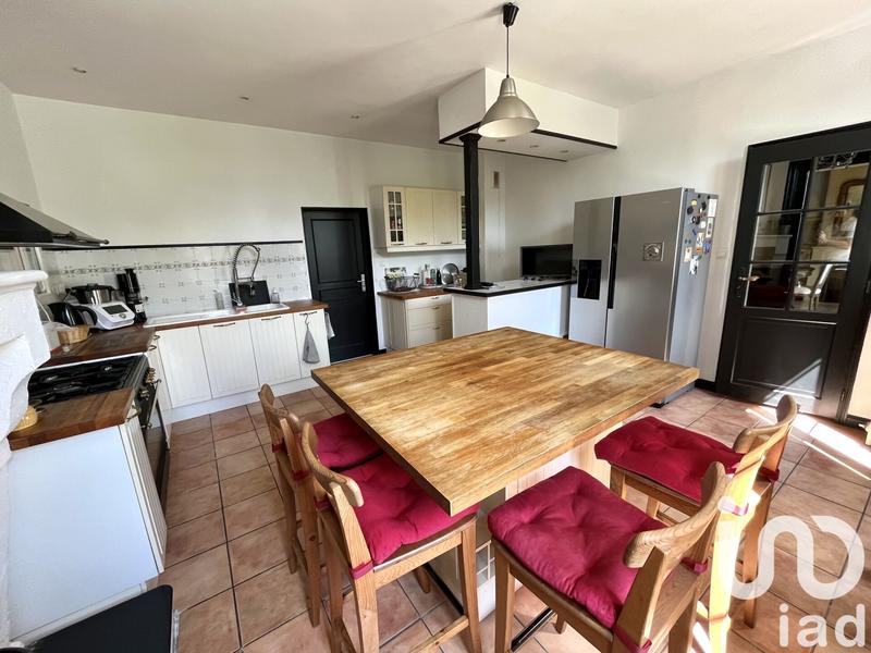 Maison - 215 m² - 7 pièces