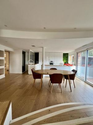 Maison - 140 m² - 4 pièces