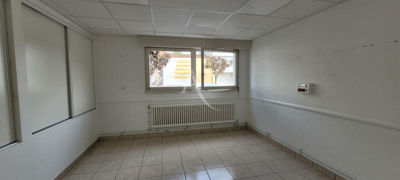 Bureau - 250 m² - 17 pièces