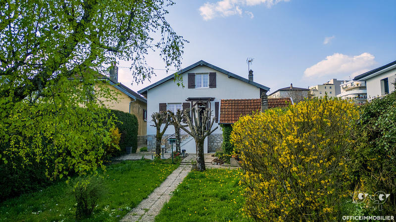 Maison - 110 m² - 4 pièces