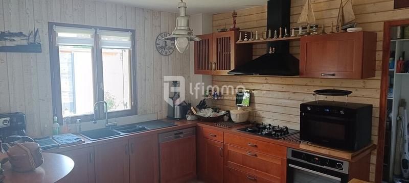 Maison - 121 m² - 8 pièces