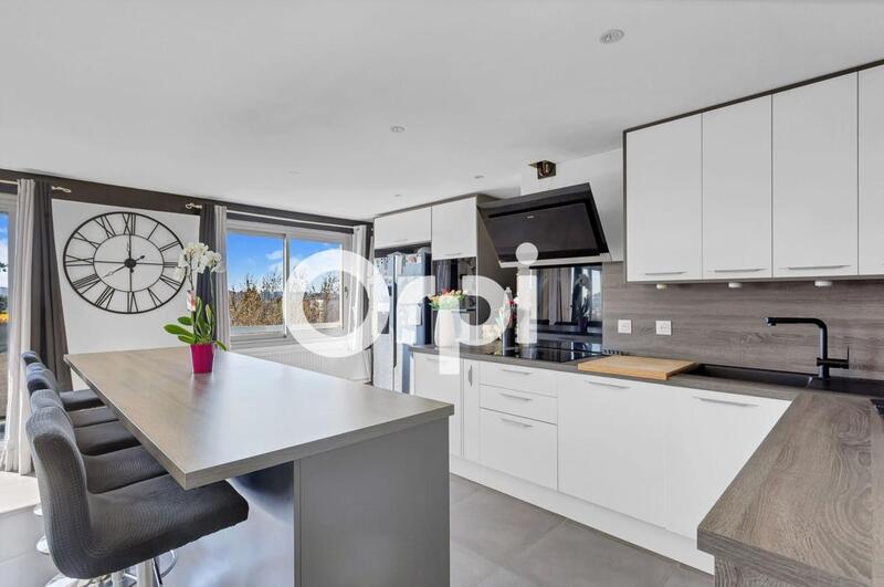 Appartement - 102 m² - 4 pièces