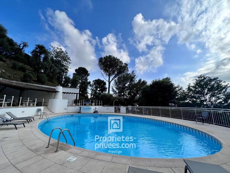 Appartement - 93 m² - 3 pièces