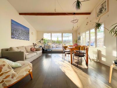 Maison - 210 m² - 6 pièces