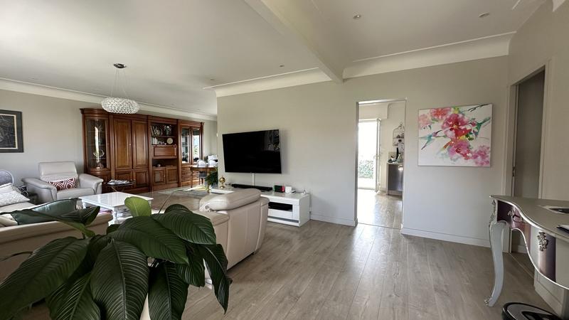 Maison contemporaine - 291 m² - 6 pièces