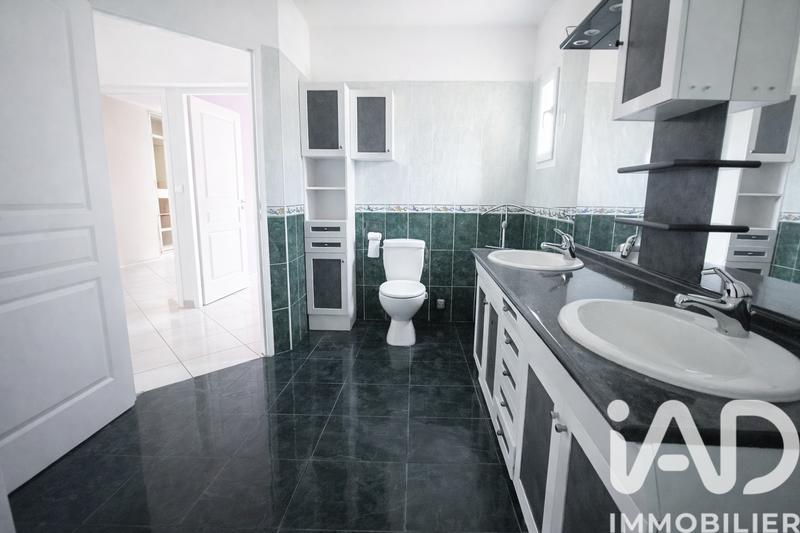 Maison - 254 m² - 11 pièces