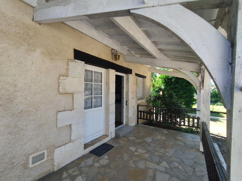 Maison - 234 m² - 8 pièces