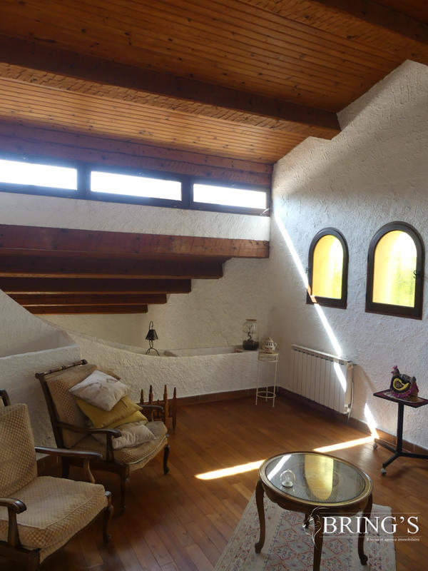 Villa - 210 m² - 6 pièces