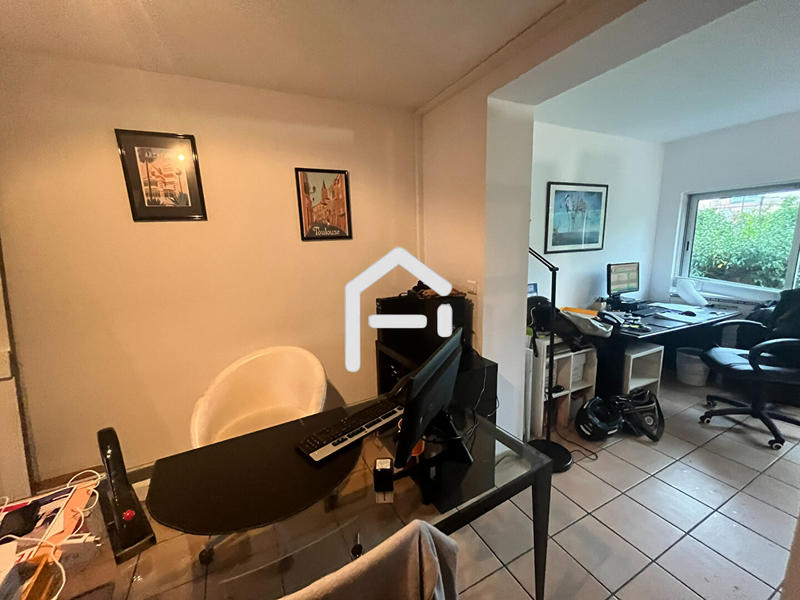 Local d'activité / Entrepôt - 110 m² - 11 pièces