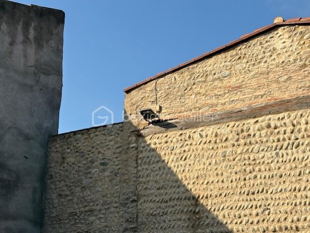 Maison en pierre - 25 m² - 2 pièces