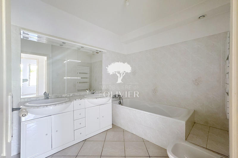 Maison de ville - 642 m² - 10 pièces