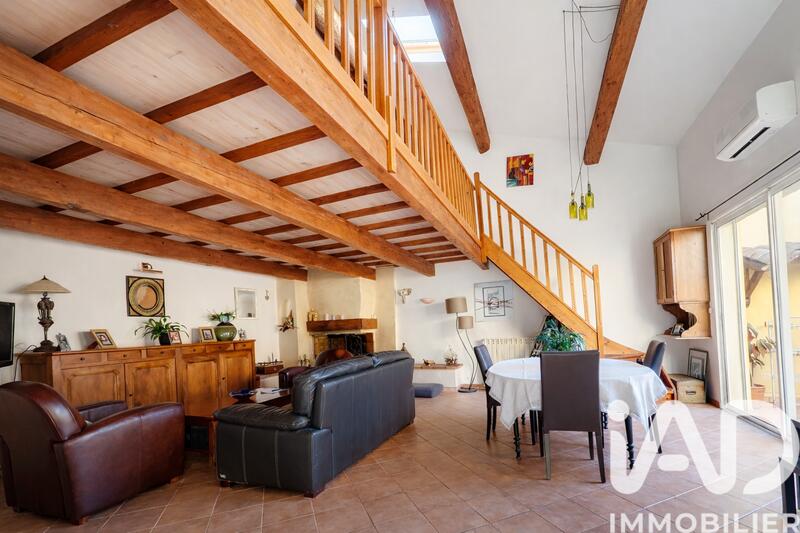 Maison - 360 m² - 10 pièces