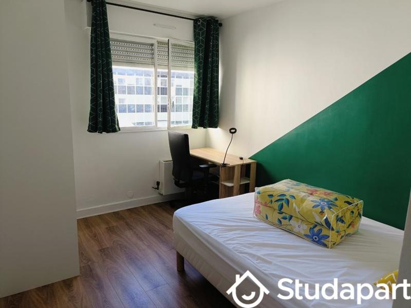 Chambre - 93 m² - 1 pièce