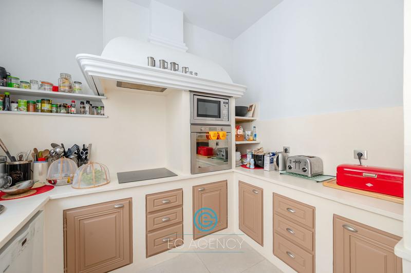 Appartement - 212 m² - 5 pièces