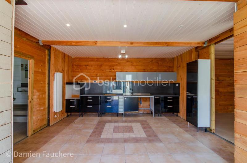 Corps de ferme - 340 m² - 11 pièces