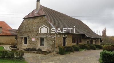 Maison - 100 m² - 6 pièces