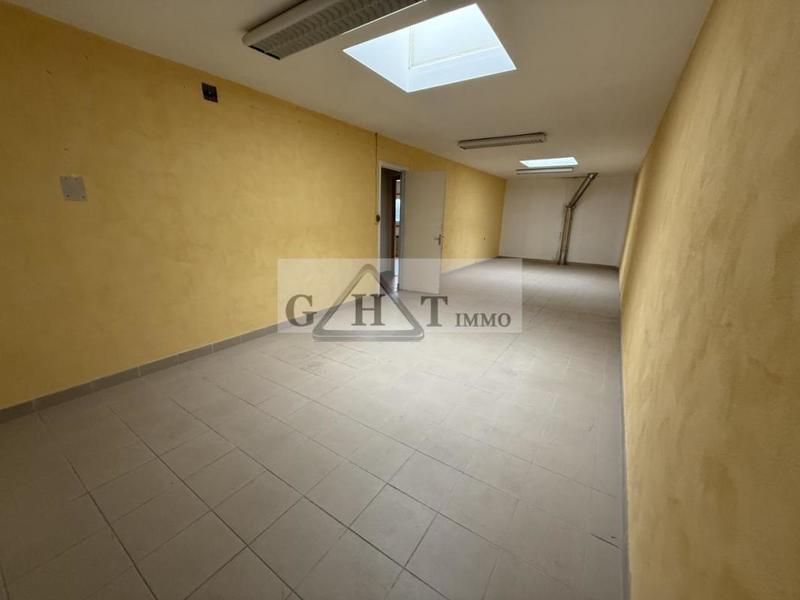 Entrepôt - 520 m²