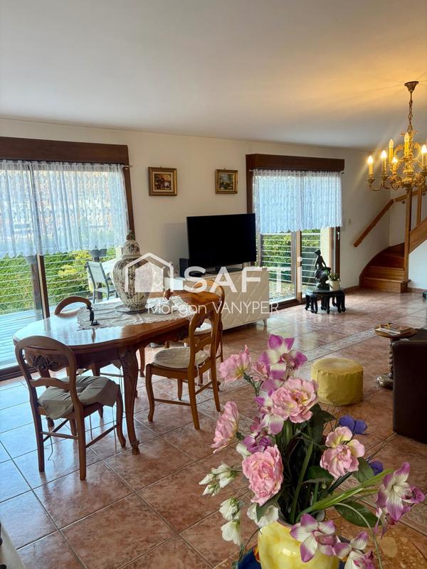 Maison - 186 m² - 6 pièces