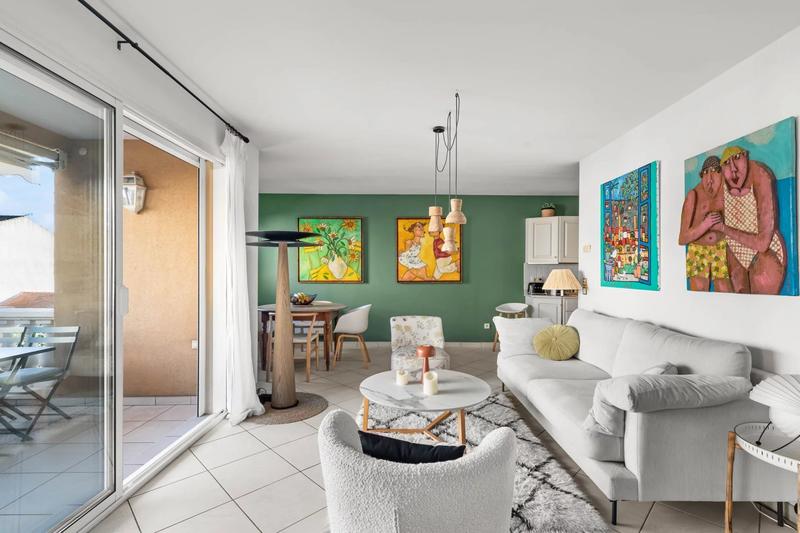 Appartement - 90 m² - 4 pièces