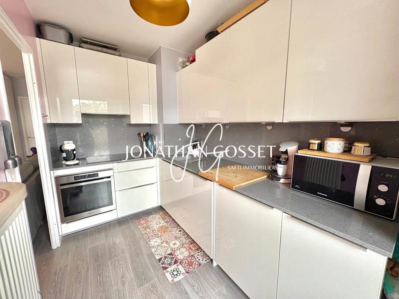 Appartement - 93 m² - 5 pièces