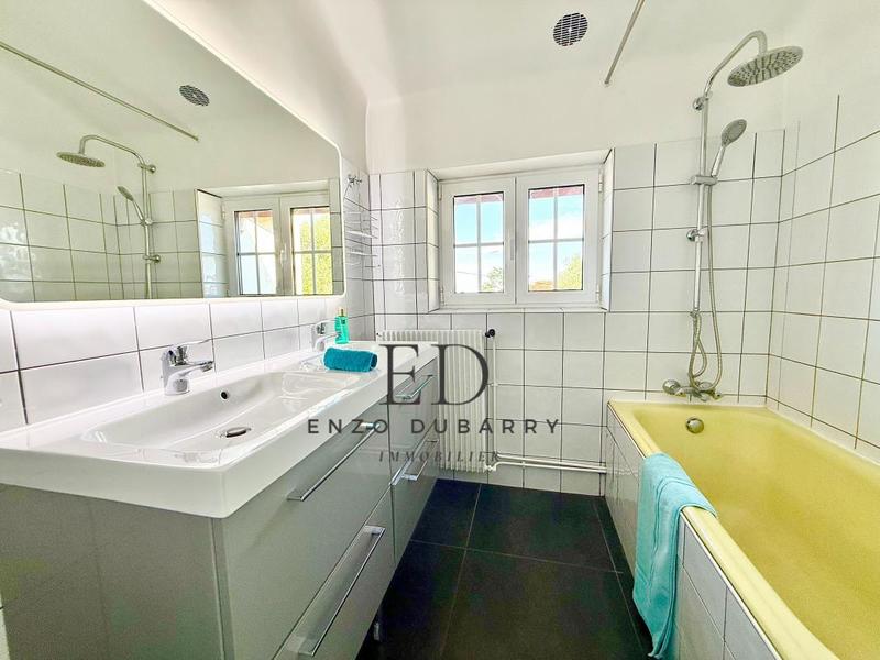 Appartement - 80 m² - 3 pièces