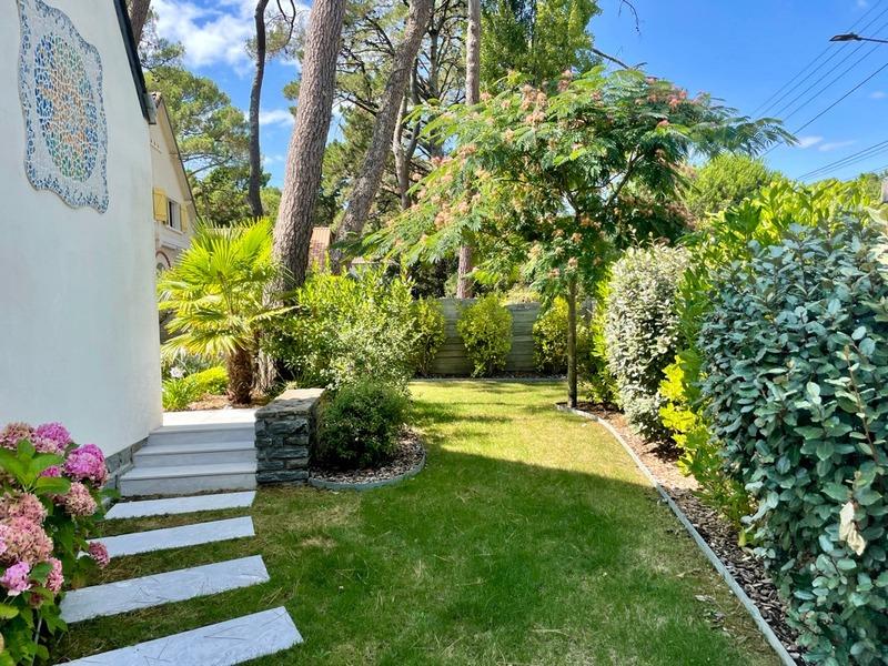 Maison - 196 m² - 8 pièces