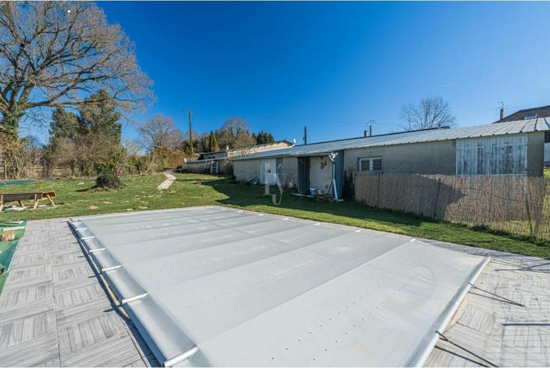 Maison - 233 m² - 5 pièces