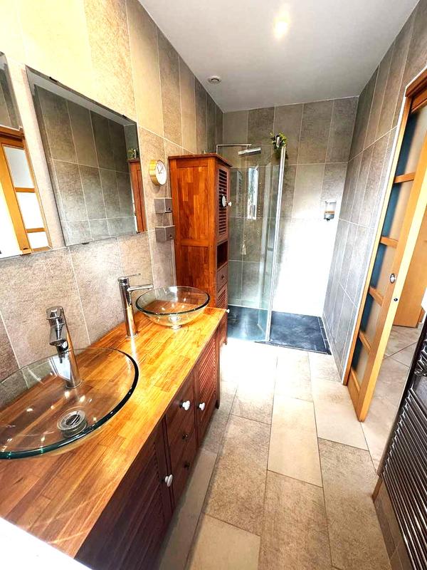 Propriété - 140 m² - 5 pièces