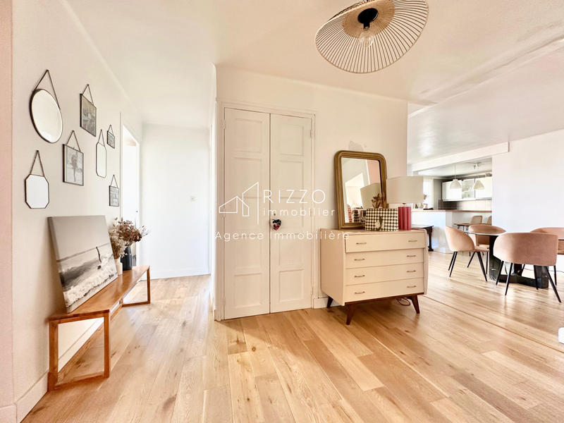 Appartement - 133 m² - 6 pièces