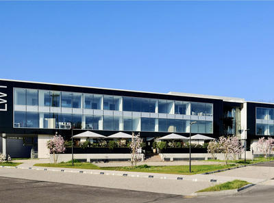 Bureau - 64 m² - 6 pièces