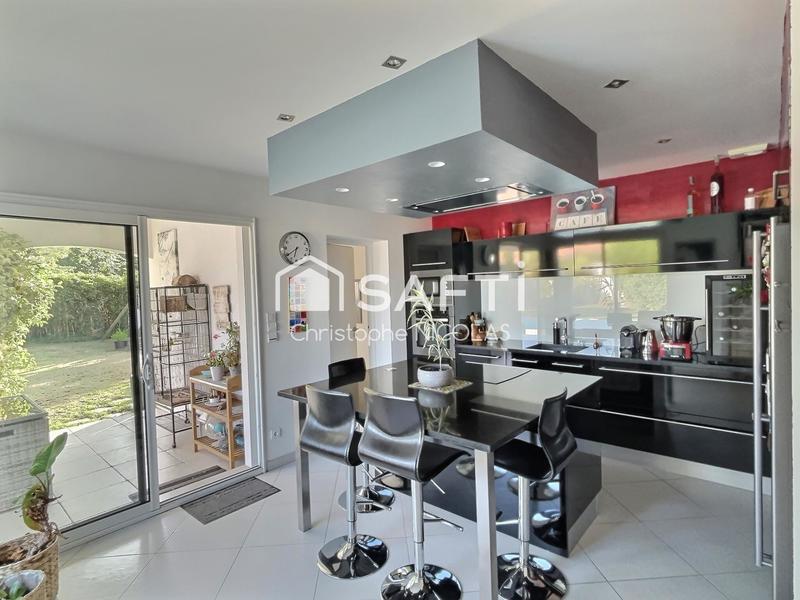 Villa - 165 m² - 6 pièces