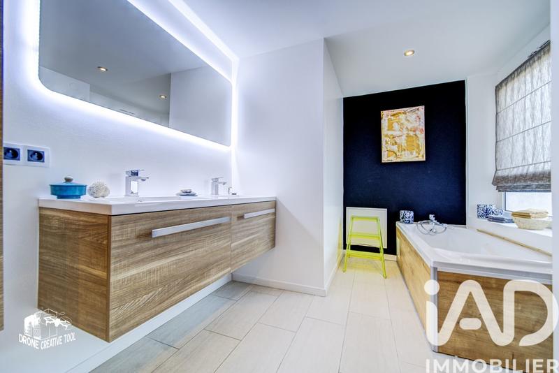 Duplex - 111 m² - 4 pièces