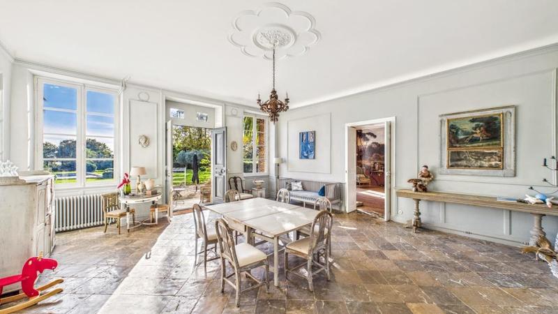 Propriété - 700 m² - 13 pièces