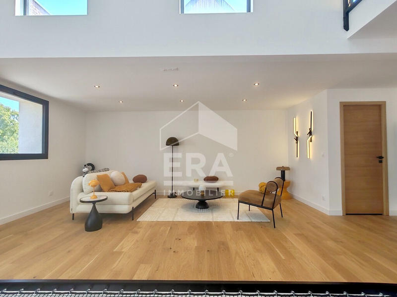 Appartement - 140 m² - 5 pièces