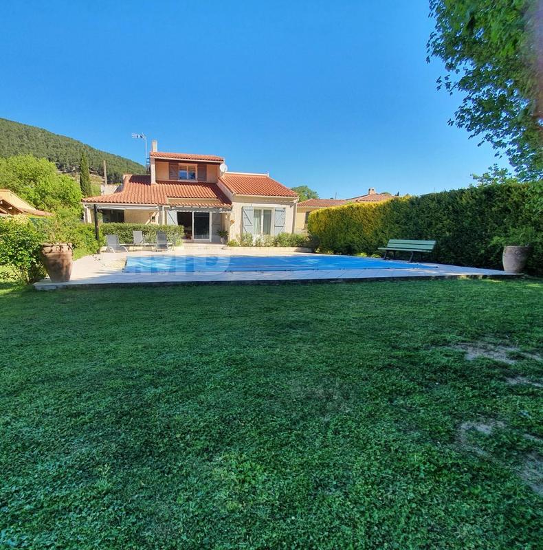 Maison traditionnelle - 130 m² - 5 pièces