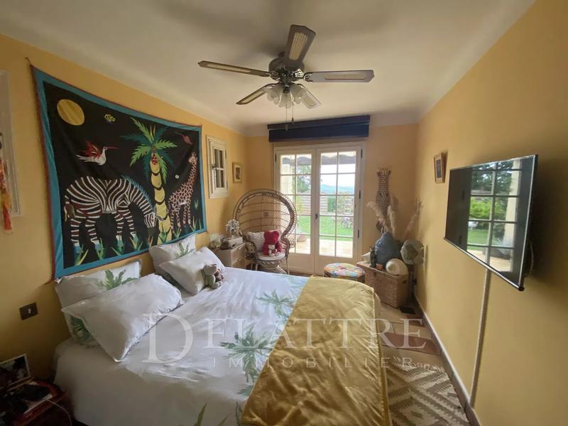 Villa - 190 m² - 9 pièces