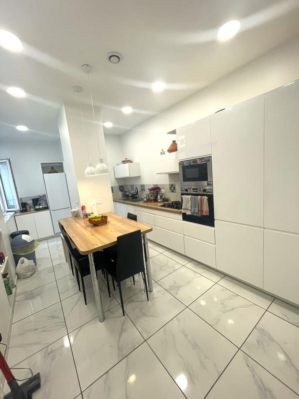 Appartement - 140 m² - 5 pièces